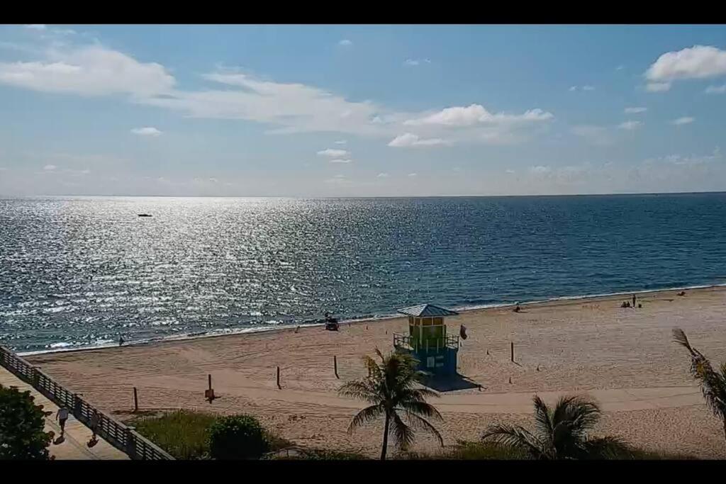 Across The Ocean Few Steps To Beach Contemporary Three Bedroom Townhouse Pompano Beach Bagian luar foto