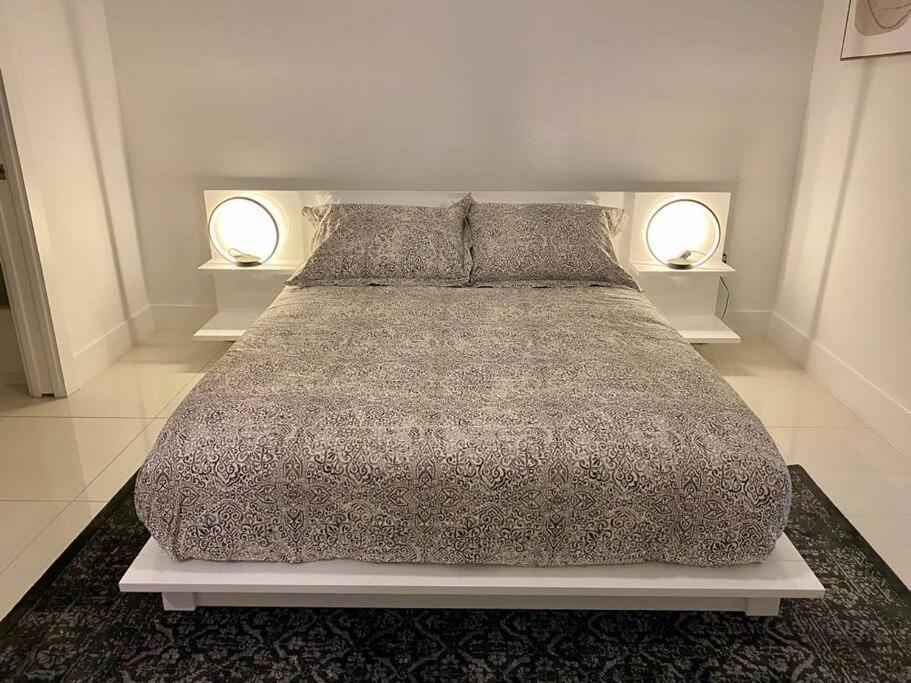 Across The Ocean Few Steps To Beach Contemporary Three Bedroom Townhouse Pompano Beach Bagian luar foto
