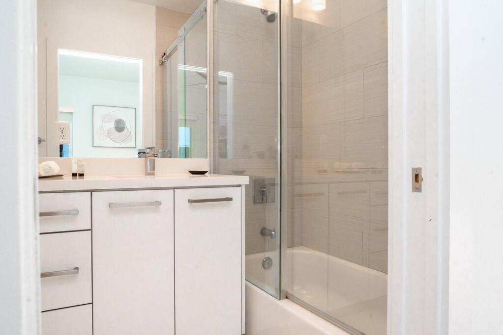 Across The Ocean Few Steps To Beach Contemporary Three Bedroom Townhouse Pompano Beach Bagian luar foto