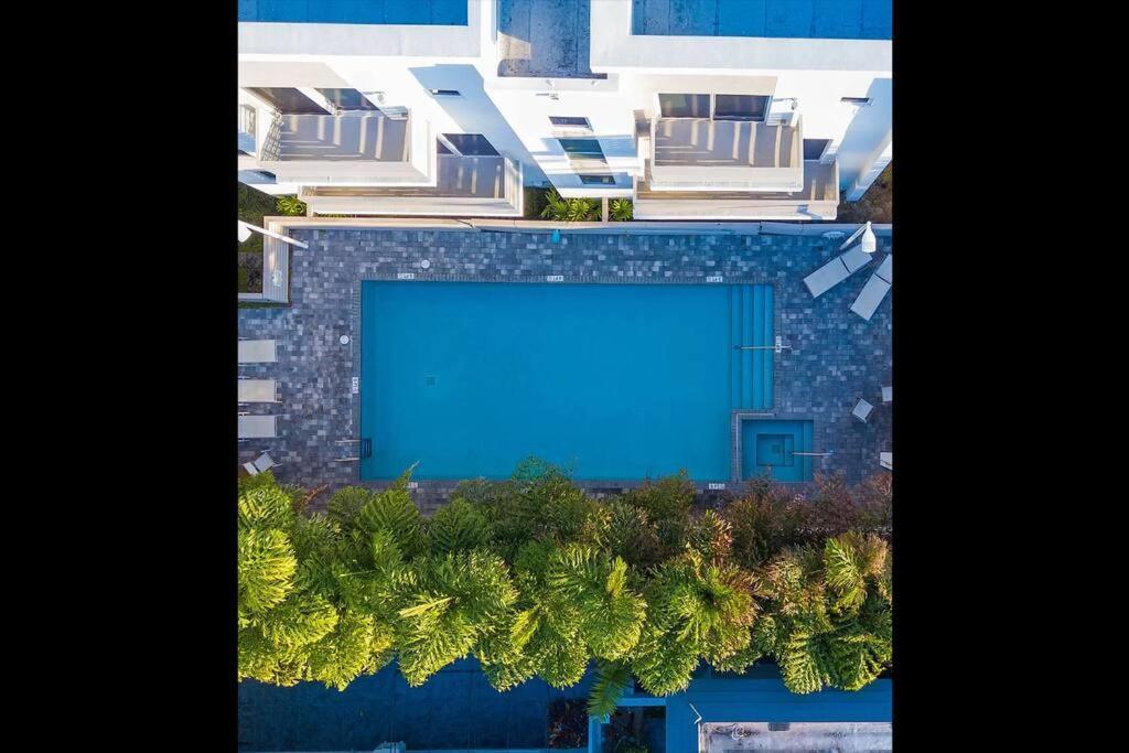 Across The Ocean Few Steps To Beach Contemporary Three Bedroom Townhouse Pompano Beach Bagian luar foto