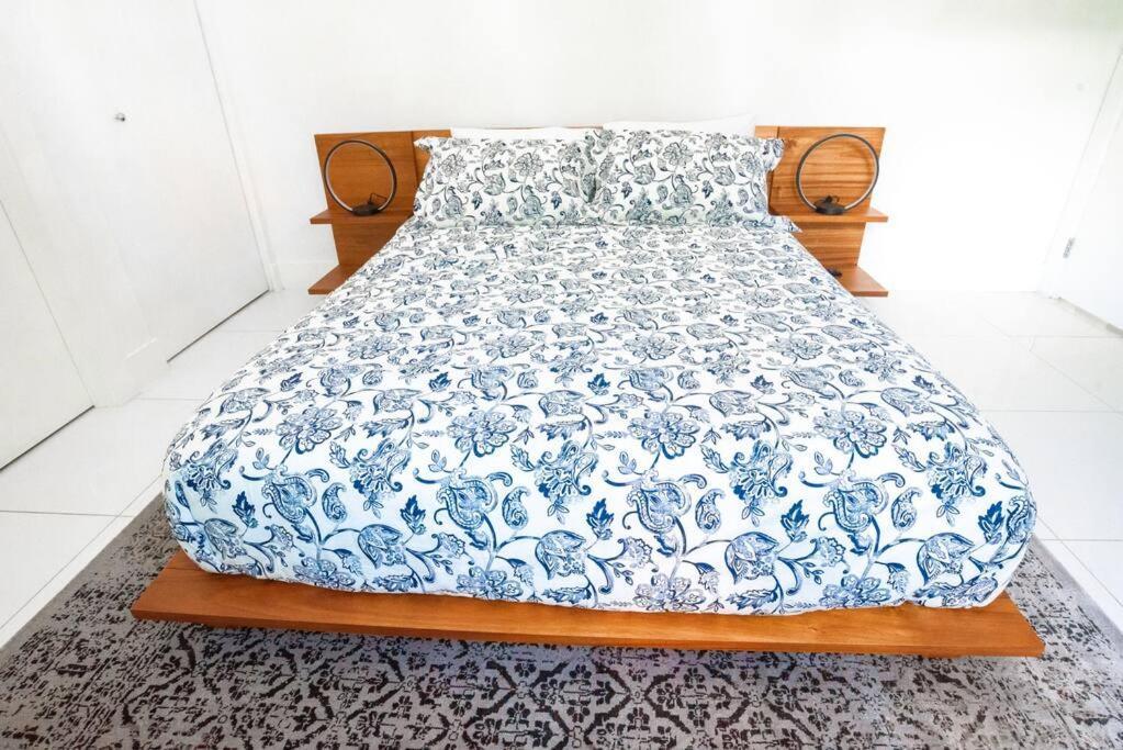 Across The Ocean Few Steps To Beach Contemporary Three Bedroom Townhouse Pompano Beach Bagian luar foto