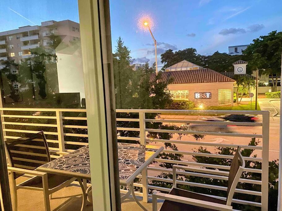 Across The Ocean Few Steps To Beach Contemporary Three Bedroom Townhouse Pompano Beach Bagian luar foto