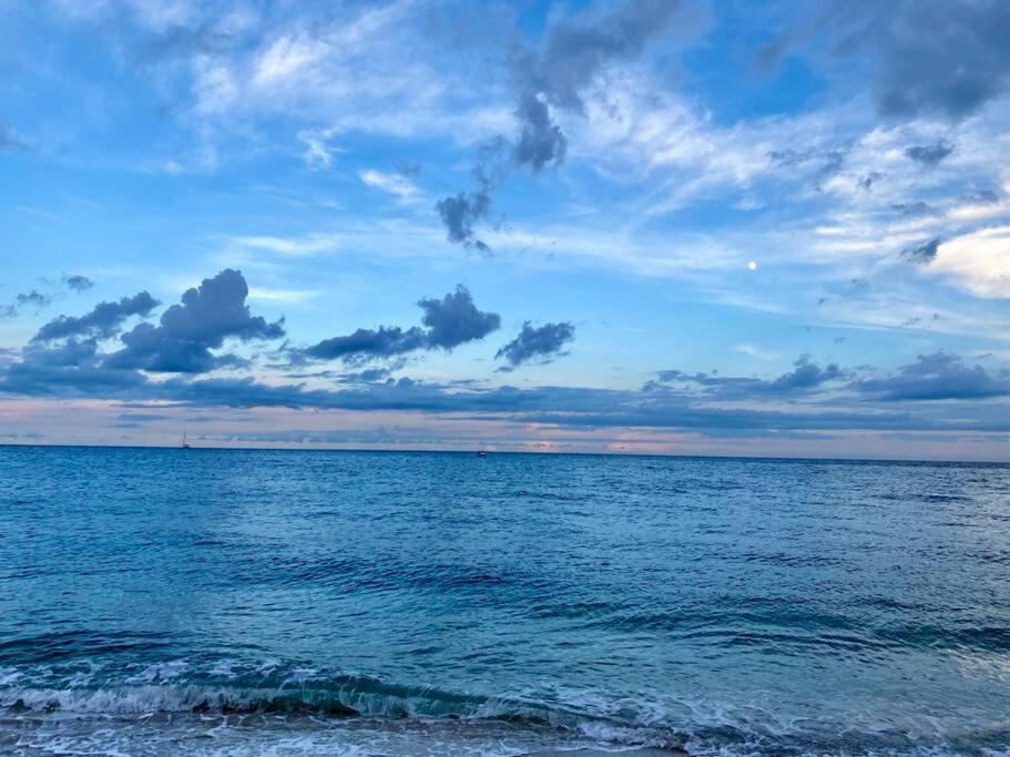 Across The Ocean Few Steps To Beach Contemporary Three Bedroom Townhouse Pompano Beach Bagian luar foto