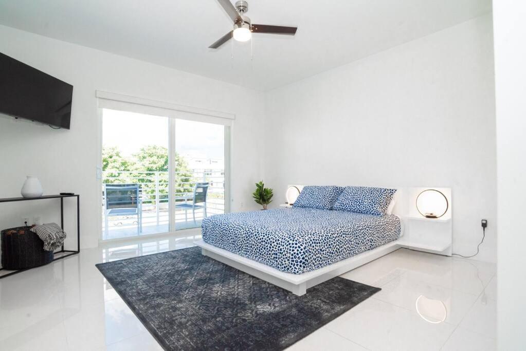 Across The Ocean Few Steps To Beach Contemporary Three Bedroom Townhouse Pompano Beach Bagian luar foto